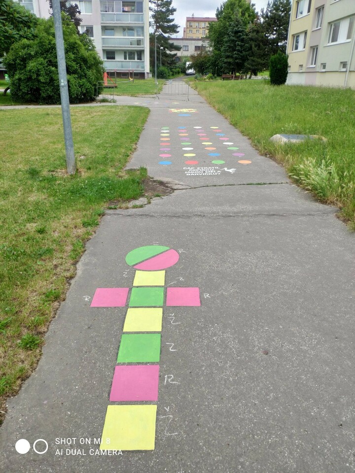 Hry na chodníku_4.jpg